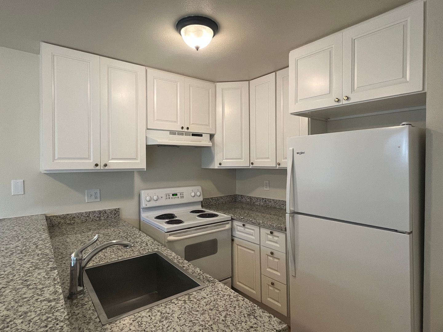 Santa Rosa Apartment: 2555 W Steele Lane