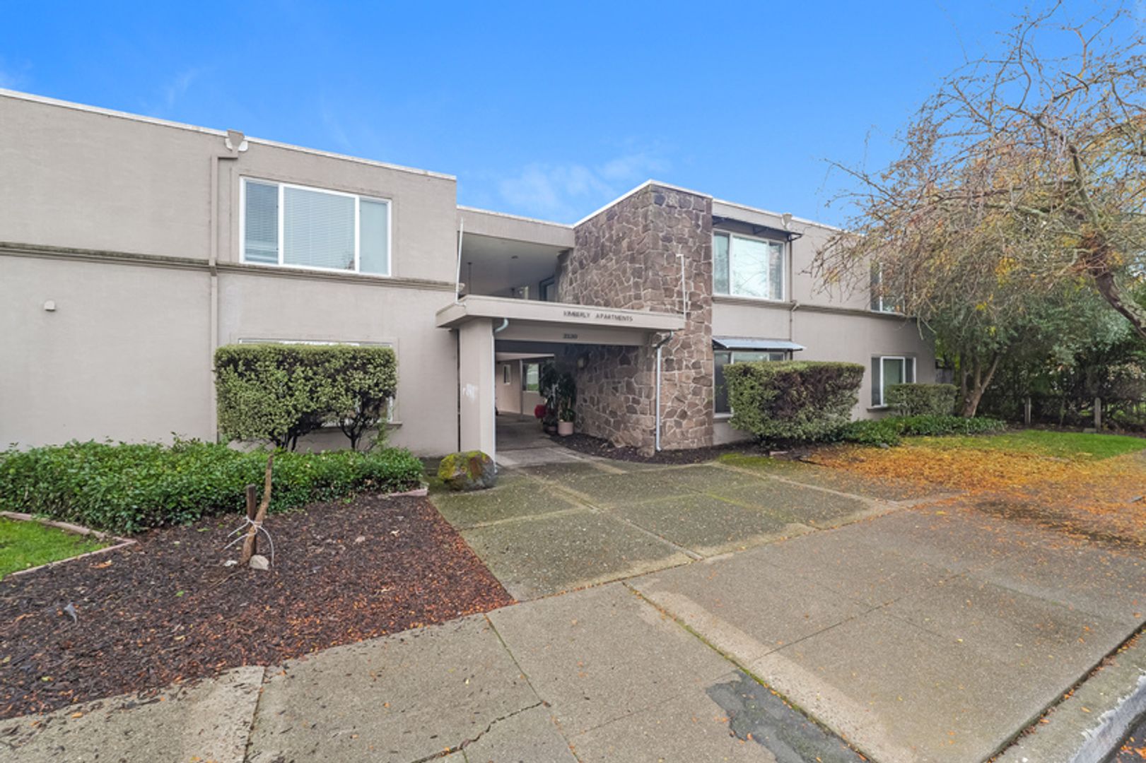 Santa Rosa Apartment: 2120 Sonoma Ave