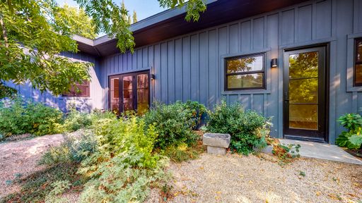 PURE Property Management Presents: ADU in St. Helena with PG&E and Water Included!