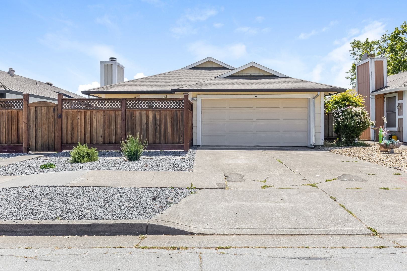 Santa Rosa House: 2048 Pinercrest Dr