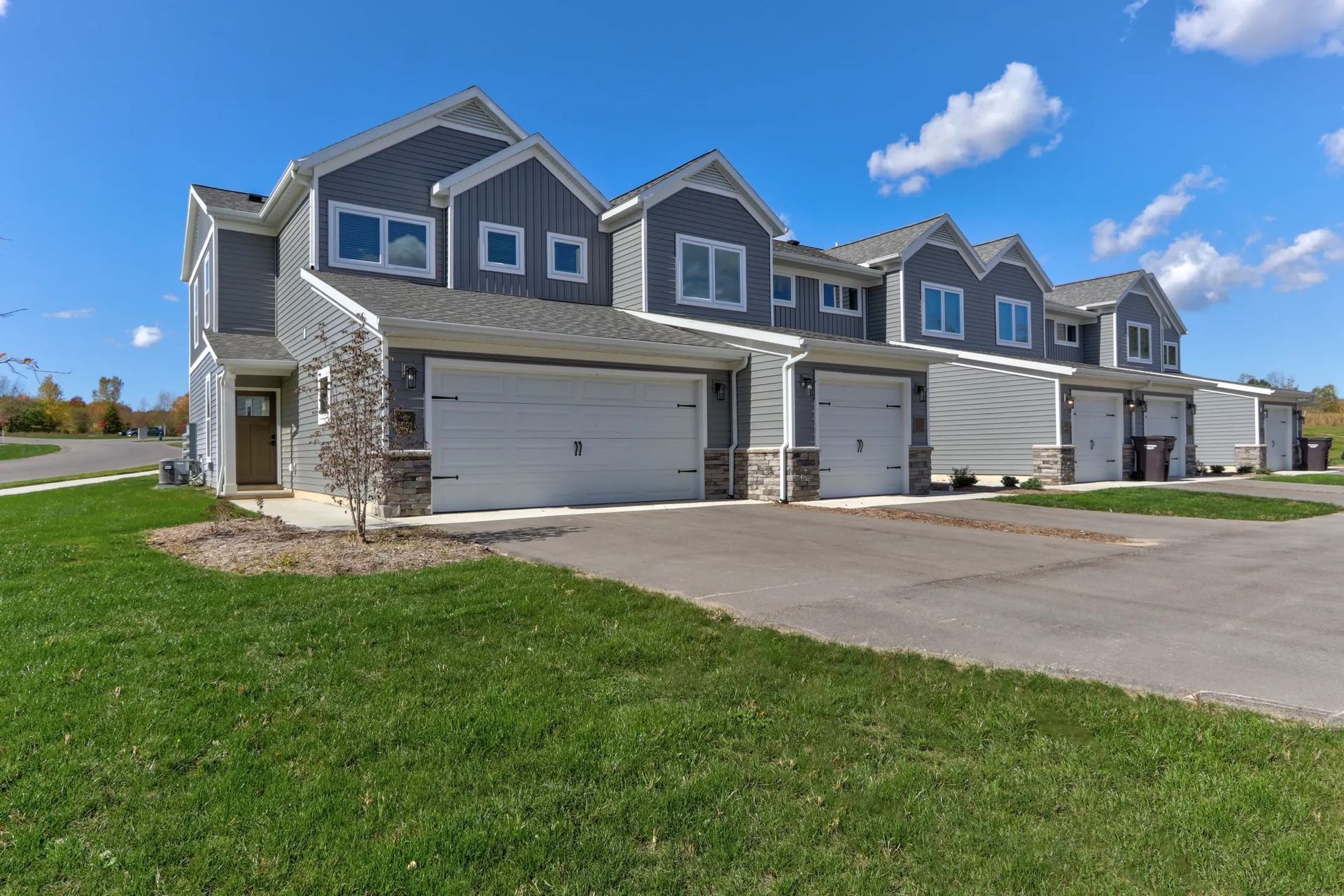 Caledonia Townhome: 245 Kinsey Street