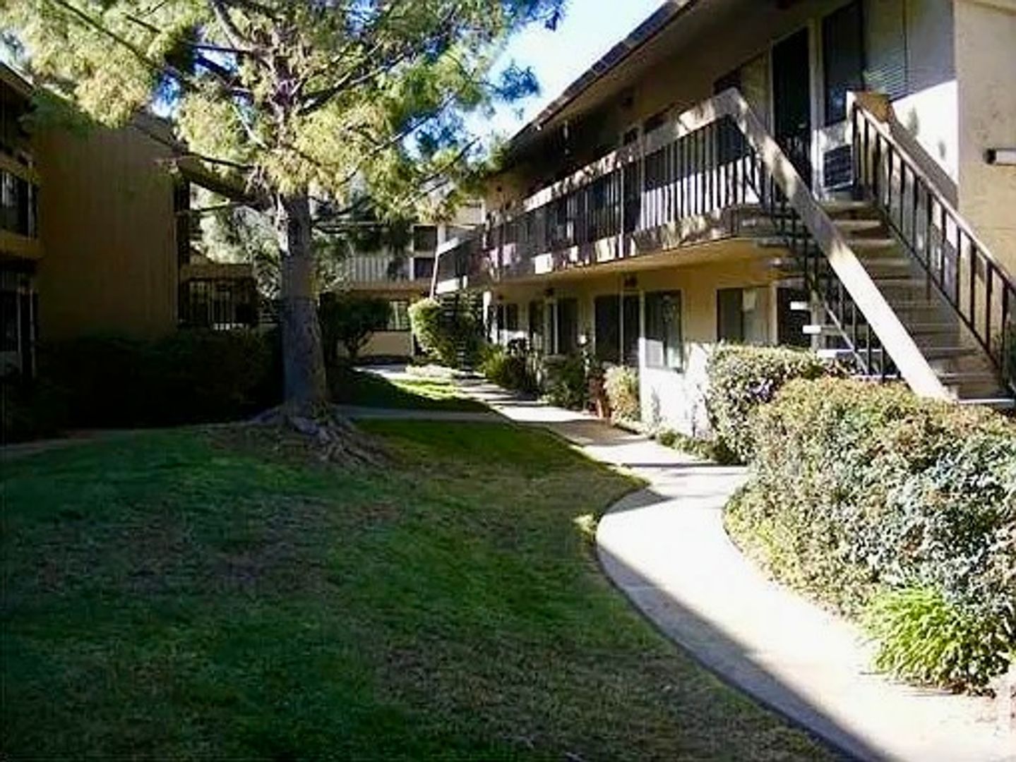 Cambpell Condo: 185 Union Ave #29