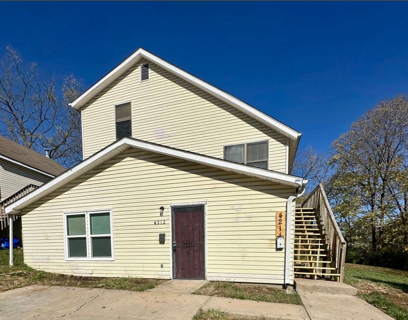 Kansas City Apartment: 4212 E 55th St