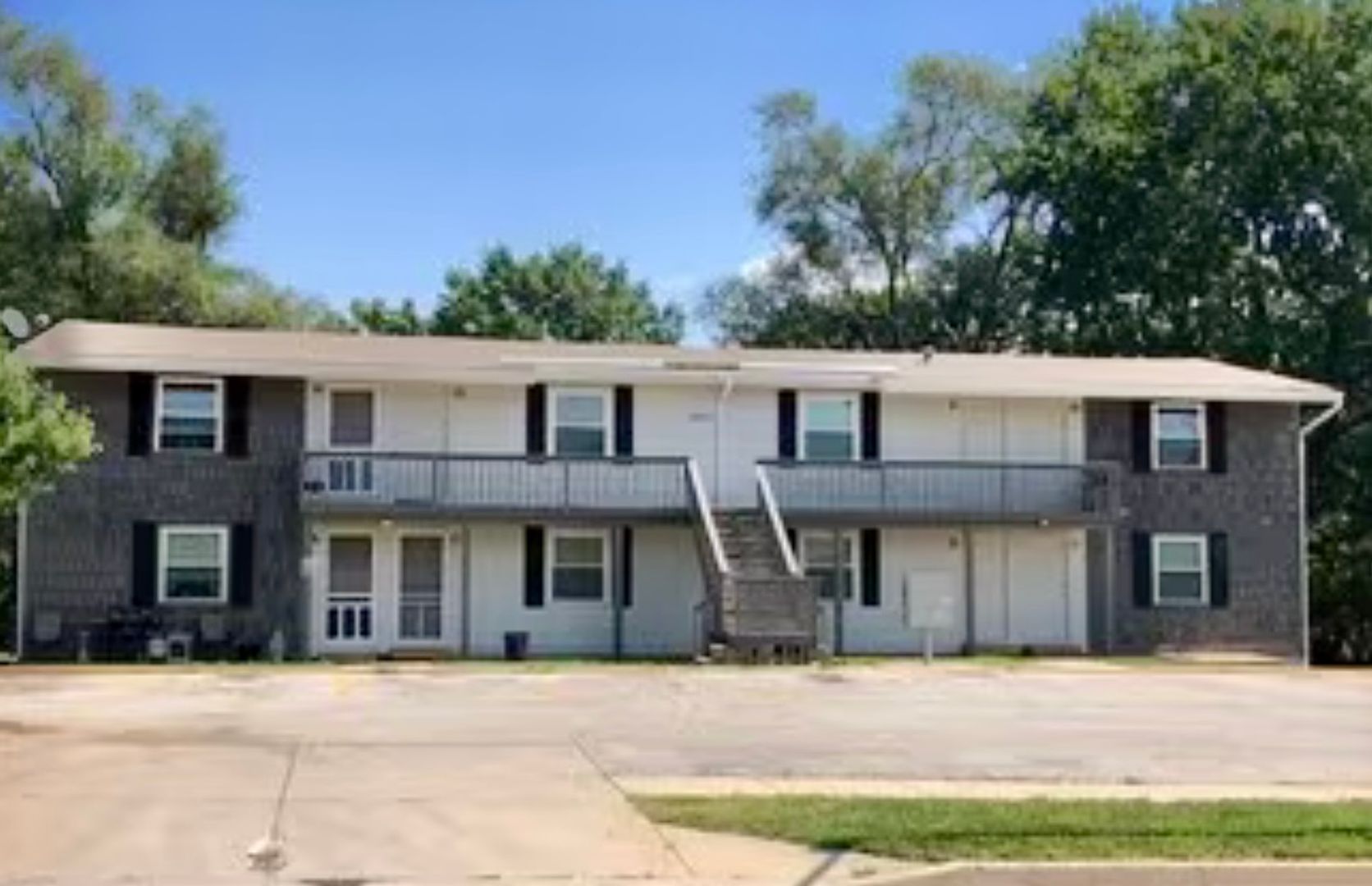 Grandview Apartment: 13411 5th St