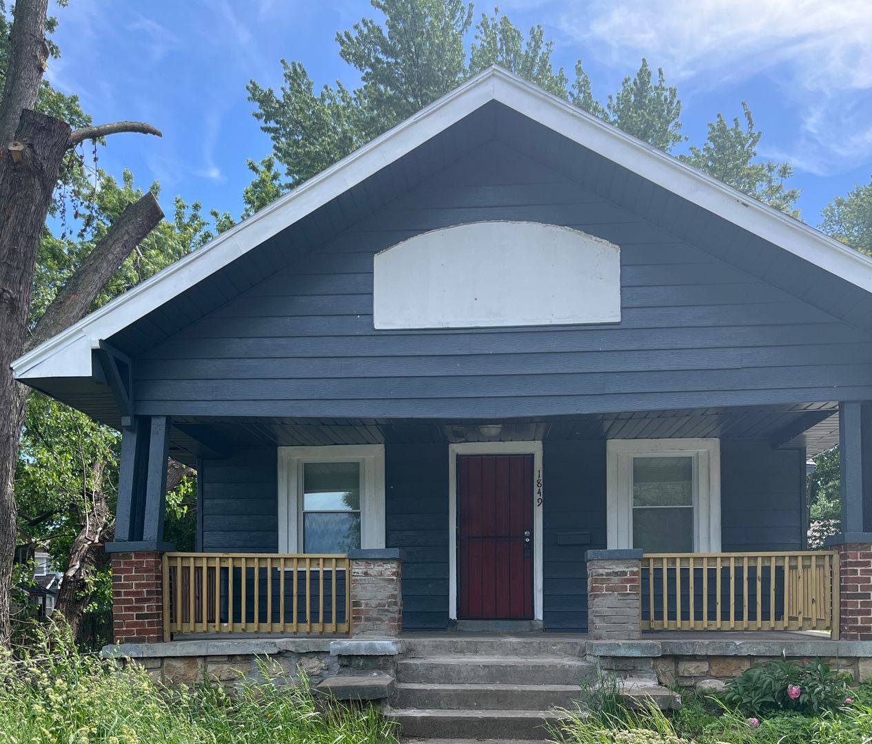 Kansas City House: 1849 E 68th St