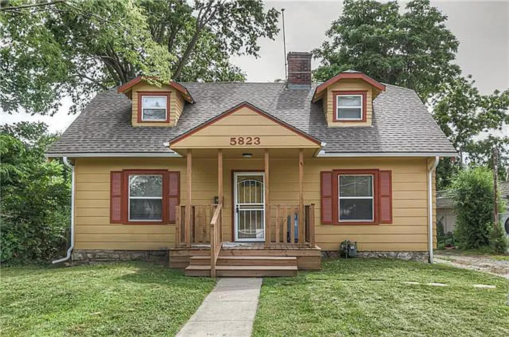 5823 Prospect Ave, Kansas City, MO 64130