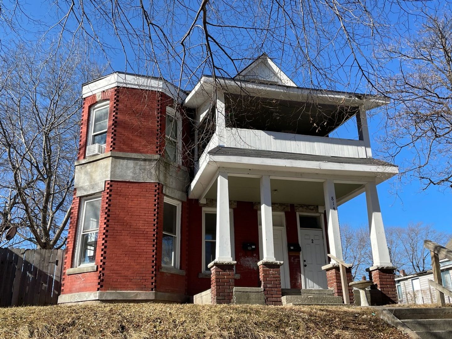 Kansas City Apartment: 814 Elmwood Ave