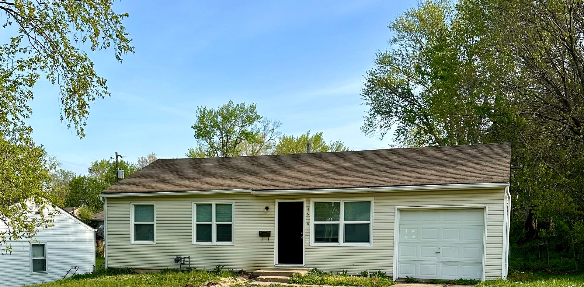 Kansas City House: 5616 E 101st Ter