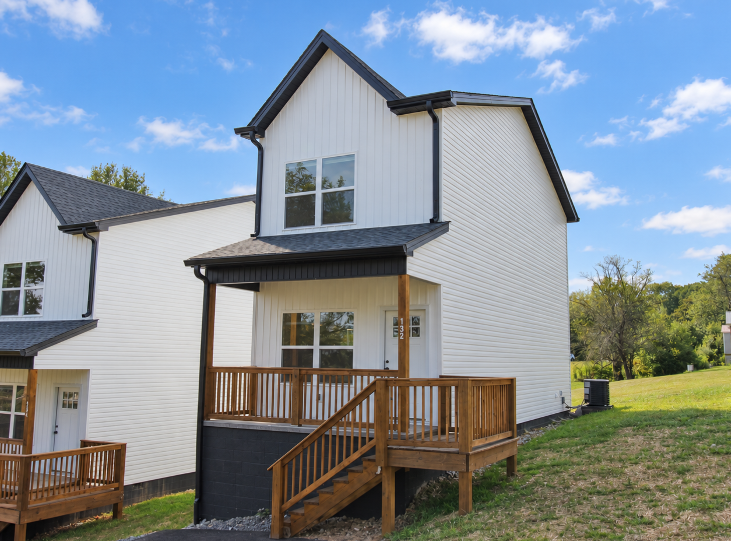 Crossville House: 132 Stone Drive