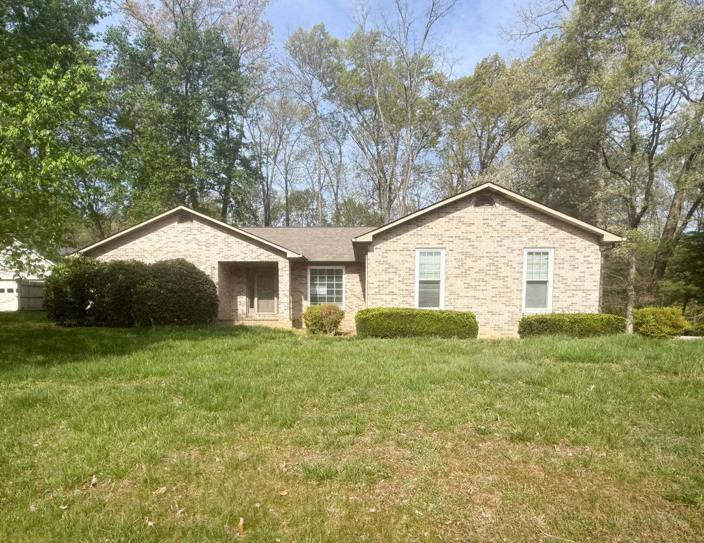 Cookeville House: 1758 Heathrow Dr