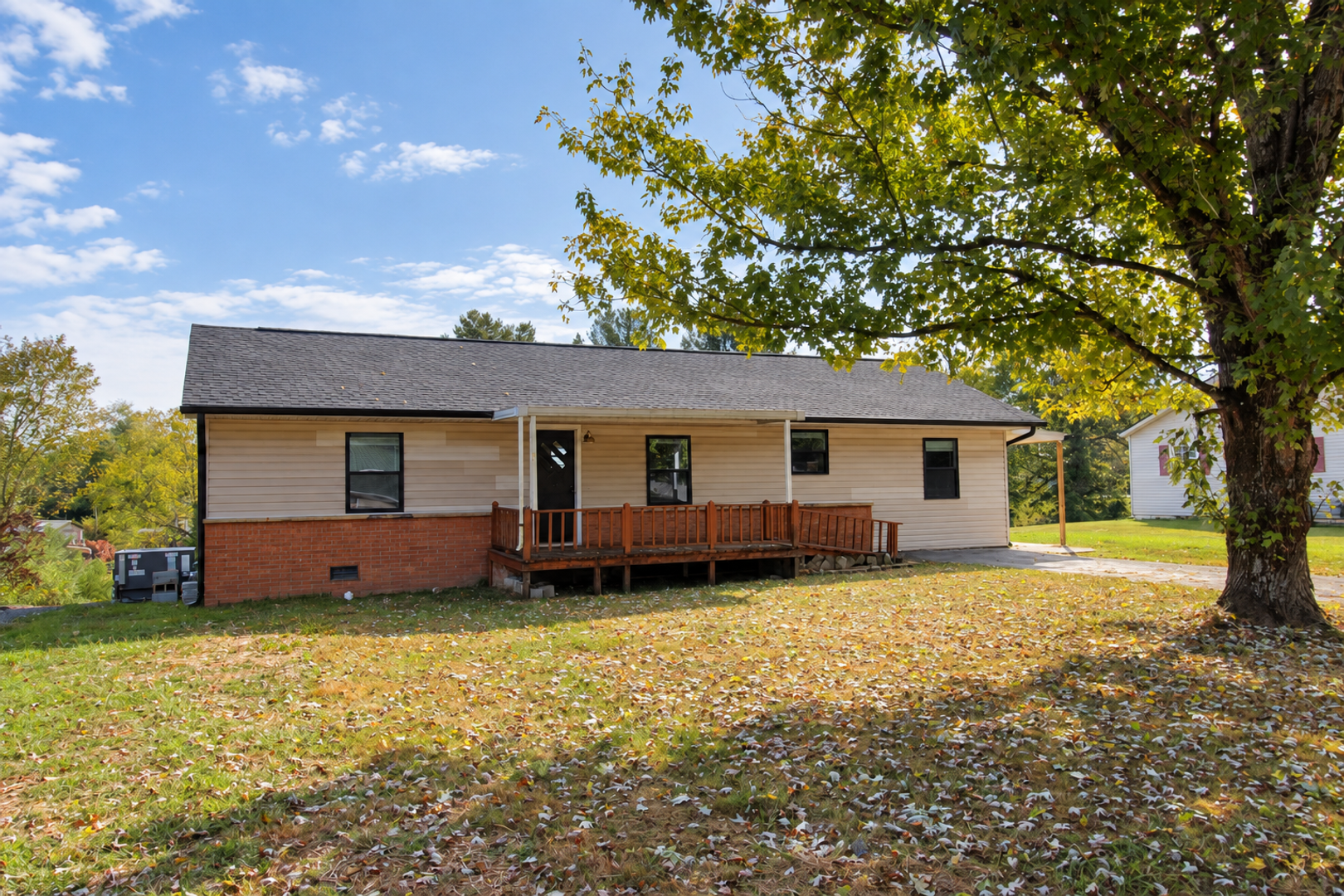 Crossville House: 118 Stone Drive