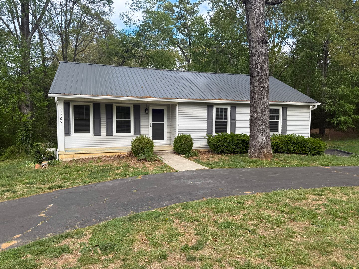 Cookeville House: 1165 N Franklin Ave