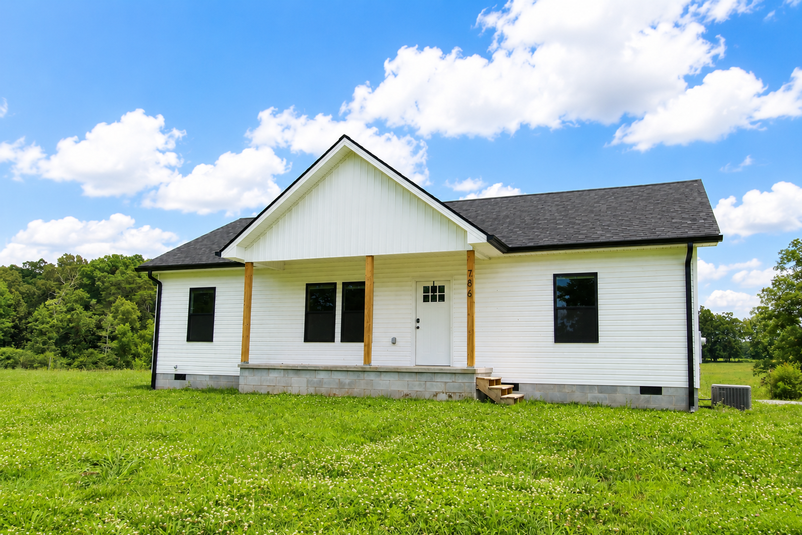 Crossville House: 786 Virgil Smith Road