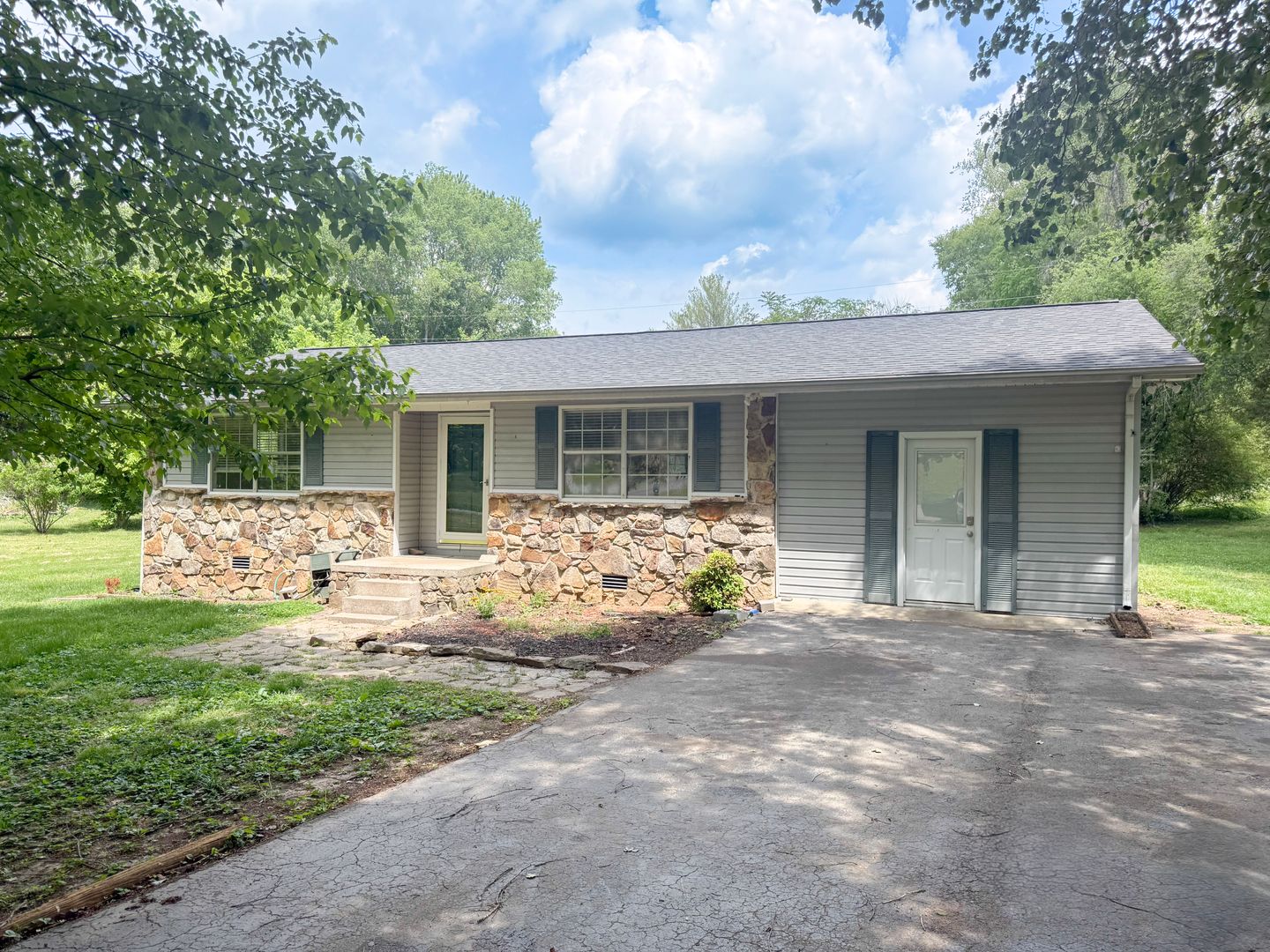 Cookeville House: 3366 Dietz Drive