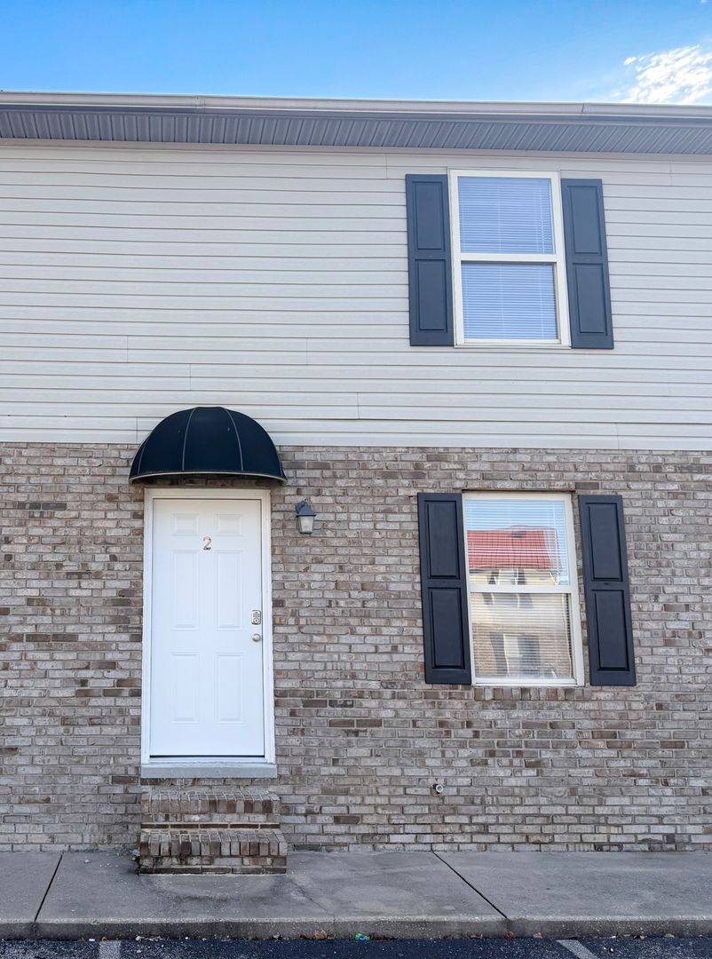 Cookeville Apartment: 640 W Stevens St