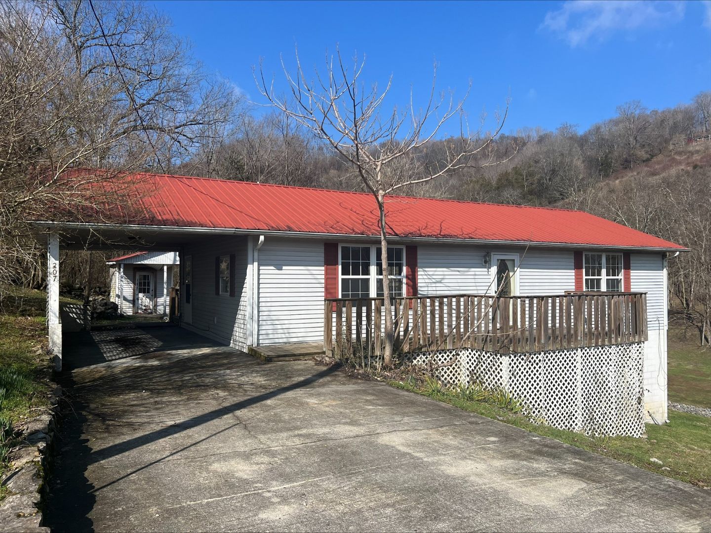 Gainesboro House: 207 N Union St