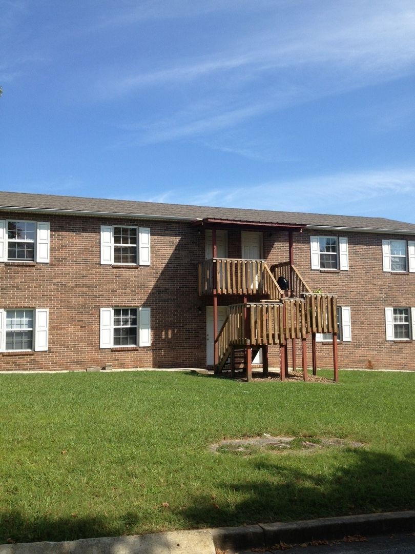 Cookeville Apartment: 50 Gibson Ave
