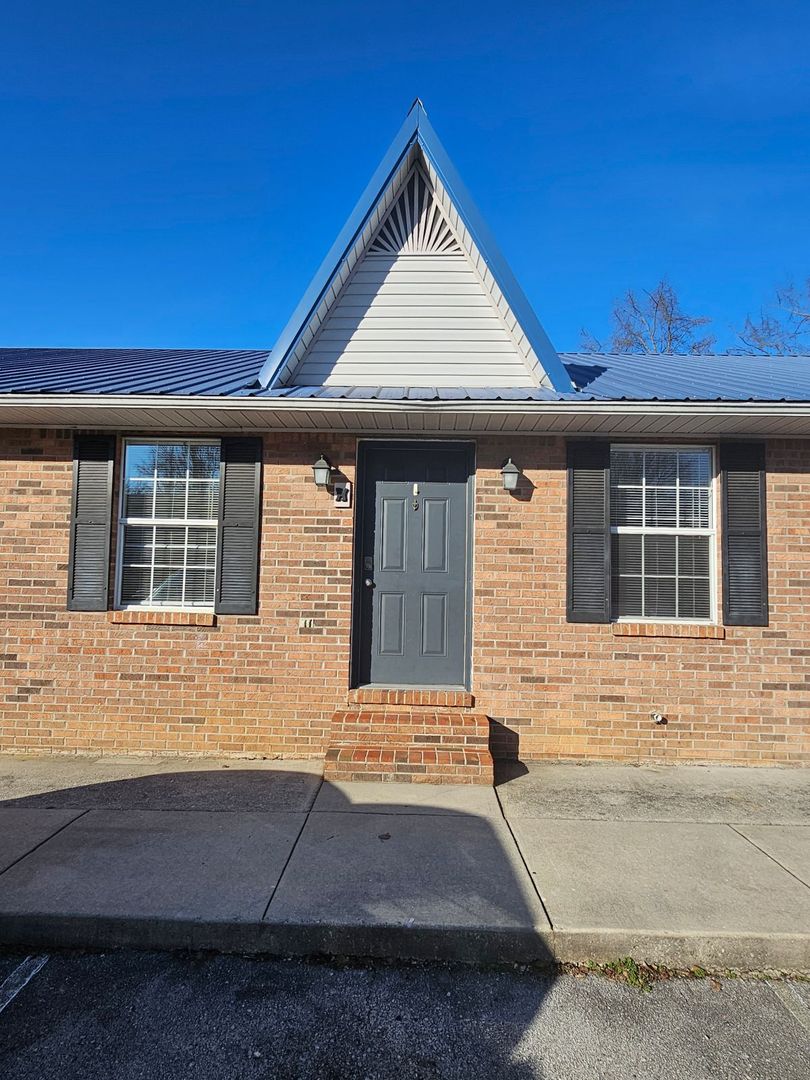 Cookeville Apartment: 208 E 17th St