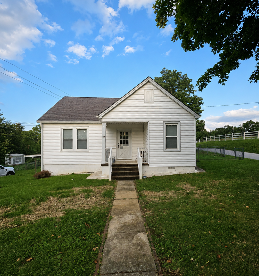 Sparta House: 304 S Young St