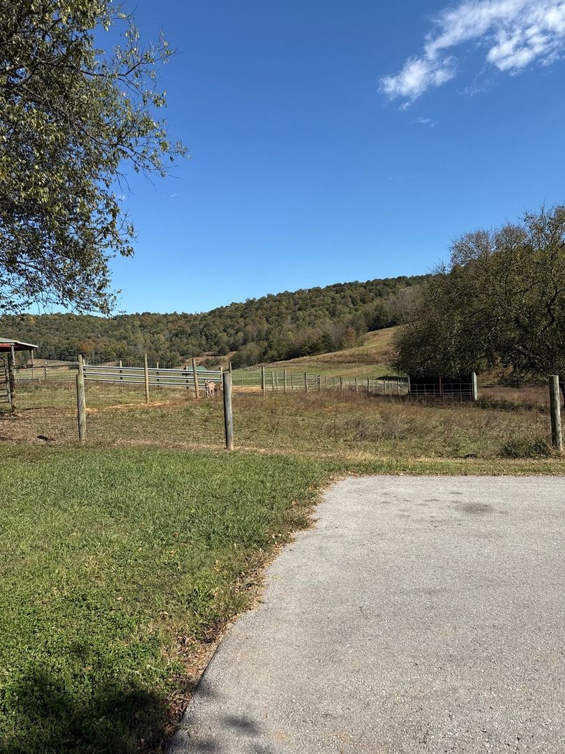 Sparta House: 1423 Hickory Valley Road