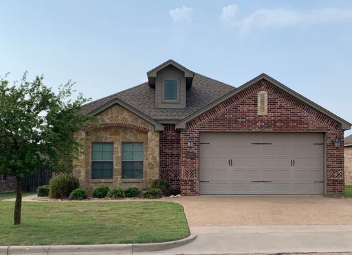 Available Now: 4 bedroom house