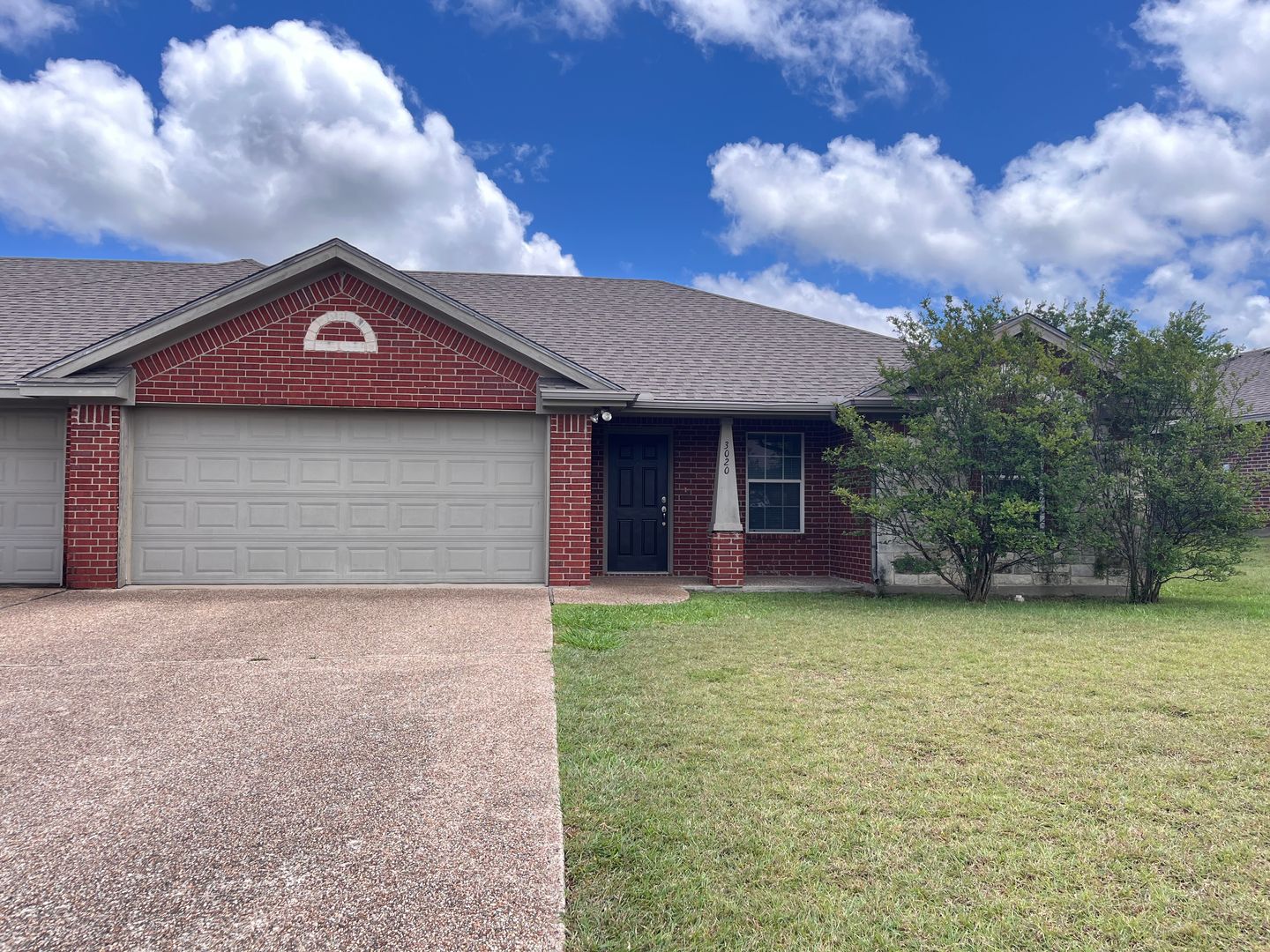 Robinson Apartment: 3016 Beauford