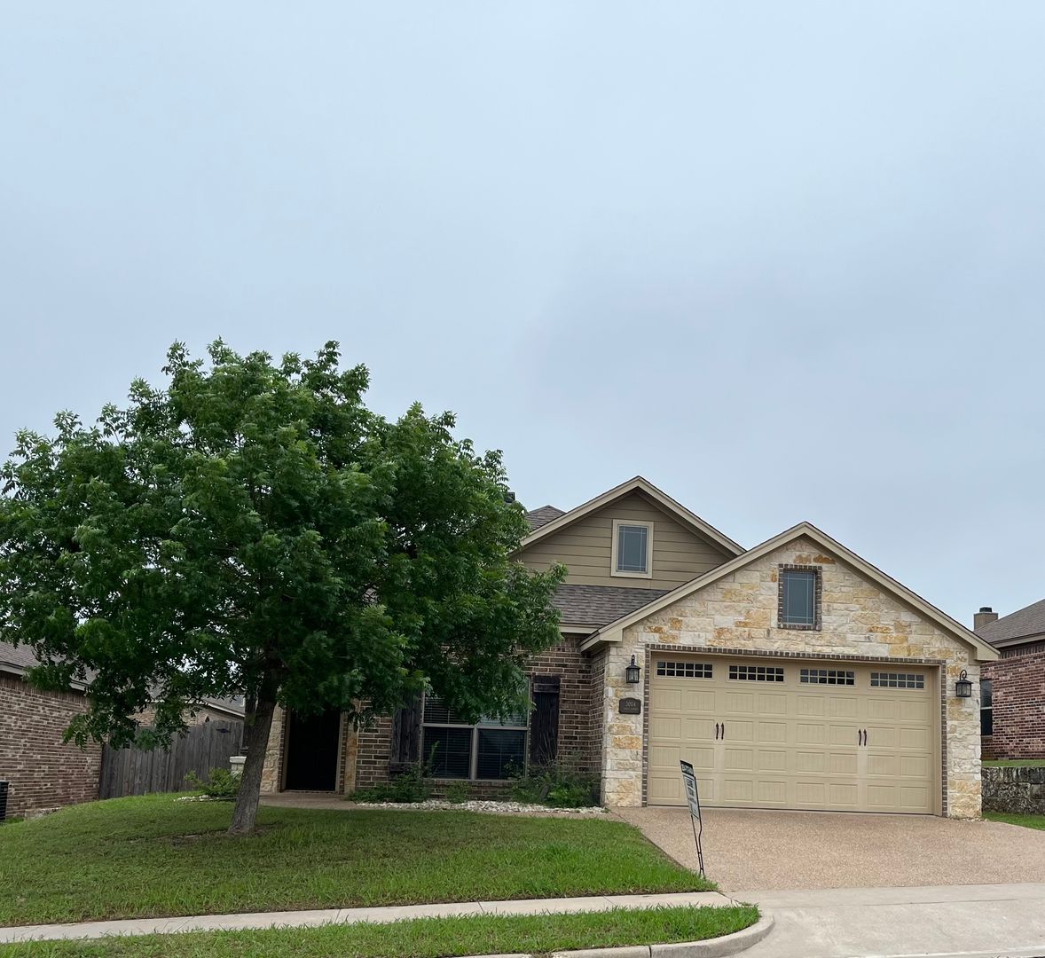 Robinson House: 3004 Silver Saddle Drive