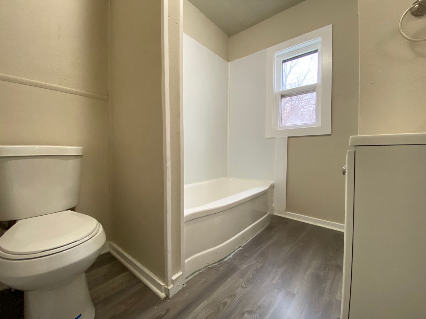 1301 E 34th St, Des Moines, IA 50317