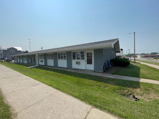 1 Bed 1 Bath Rental at 1307 7th Ave - Unit 3, Belle Plaine, IA – photo 1