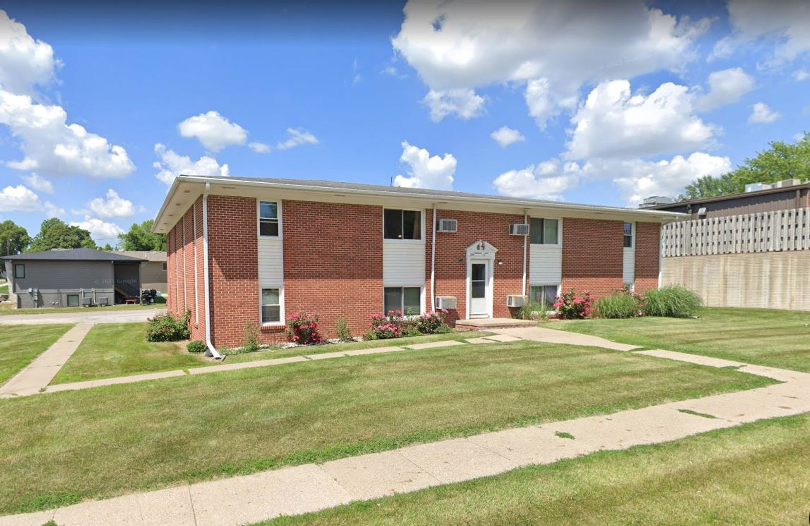 Indianola Apartment: 204 E 5th Ave