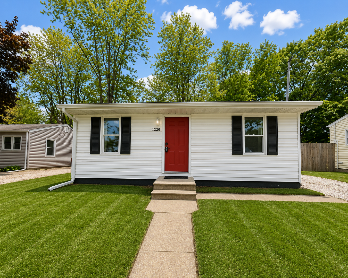 Des Moines House: 1220 E 37th Ct