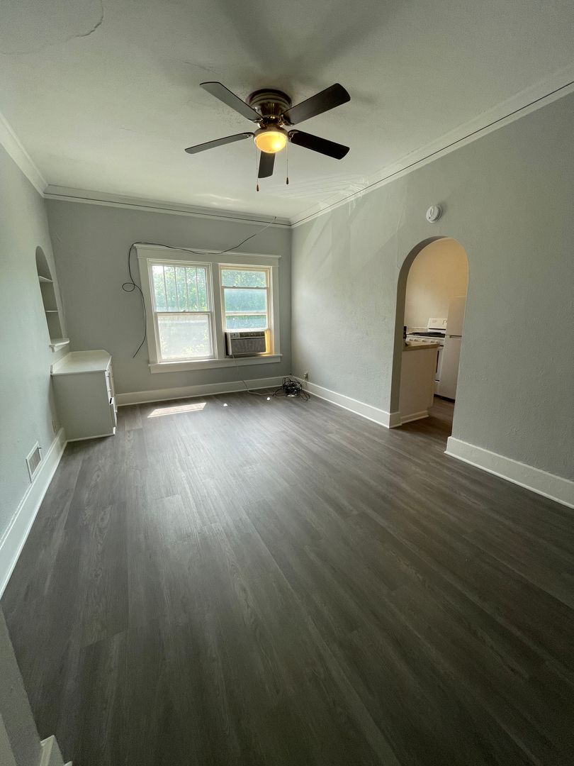 Boone Apartment: 532 5th St