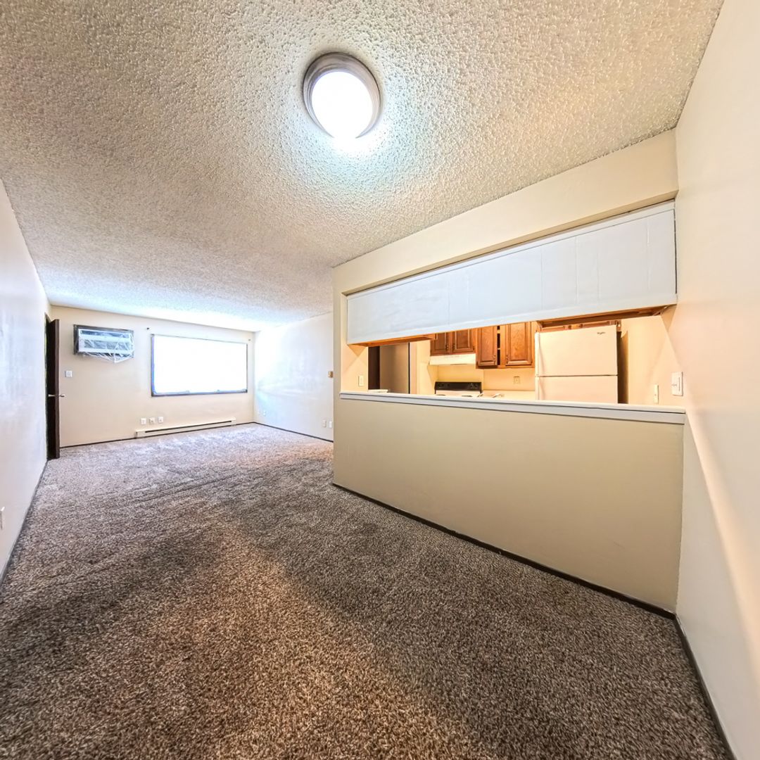 Perry Apartment: 2516 Perry Park Ave