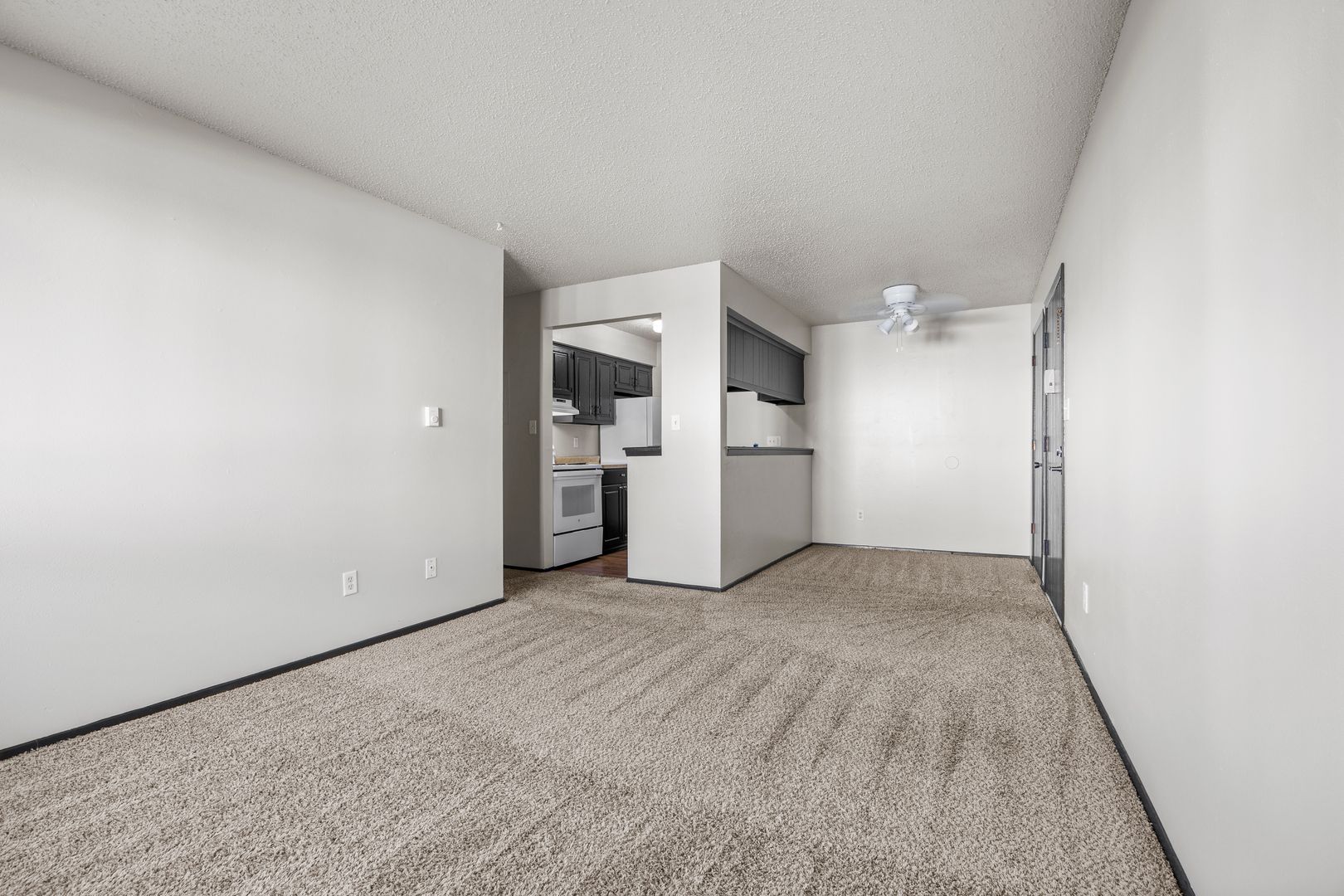 Perry Apartment: 2516 Perry Park Ave