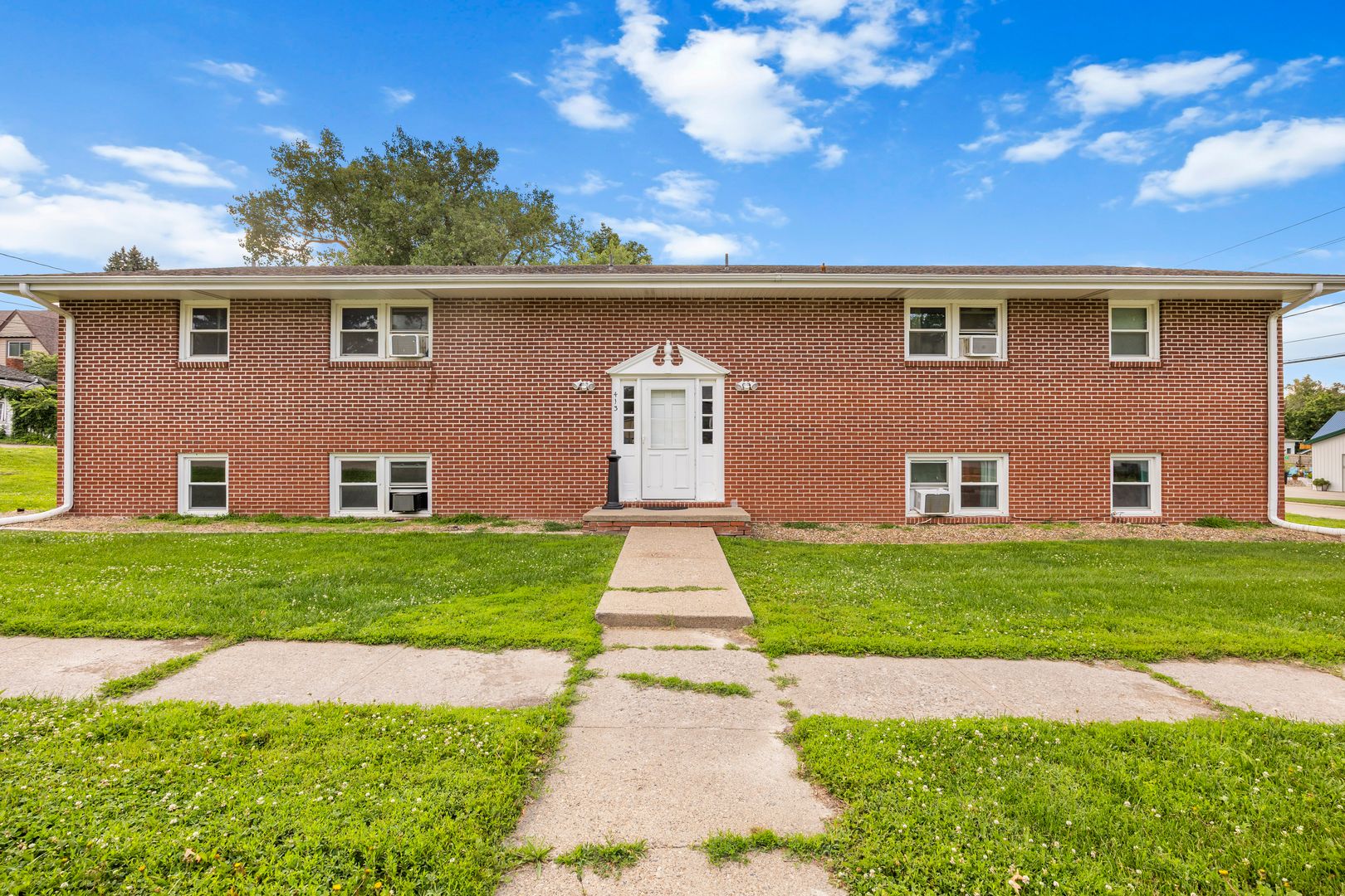 Knoxville Apartment: 413 S 2nd St