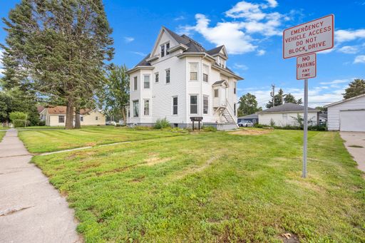 Cozy 3 Bedroom 1 Bath Apartment