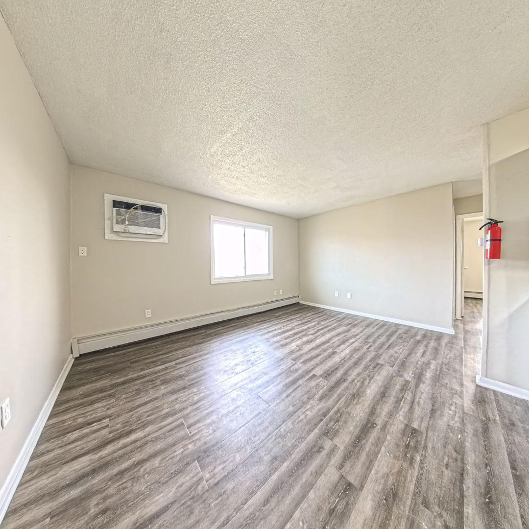 Perry Apartment: 1215 18th St