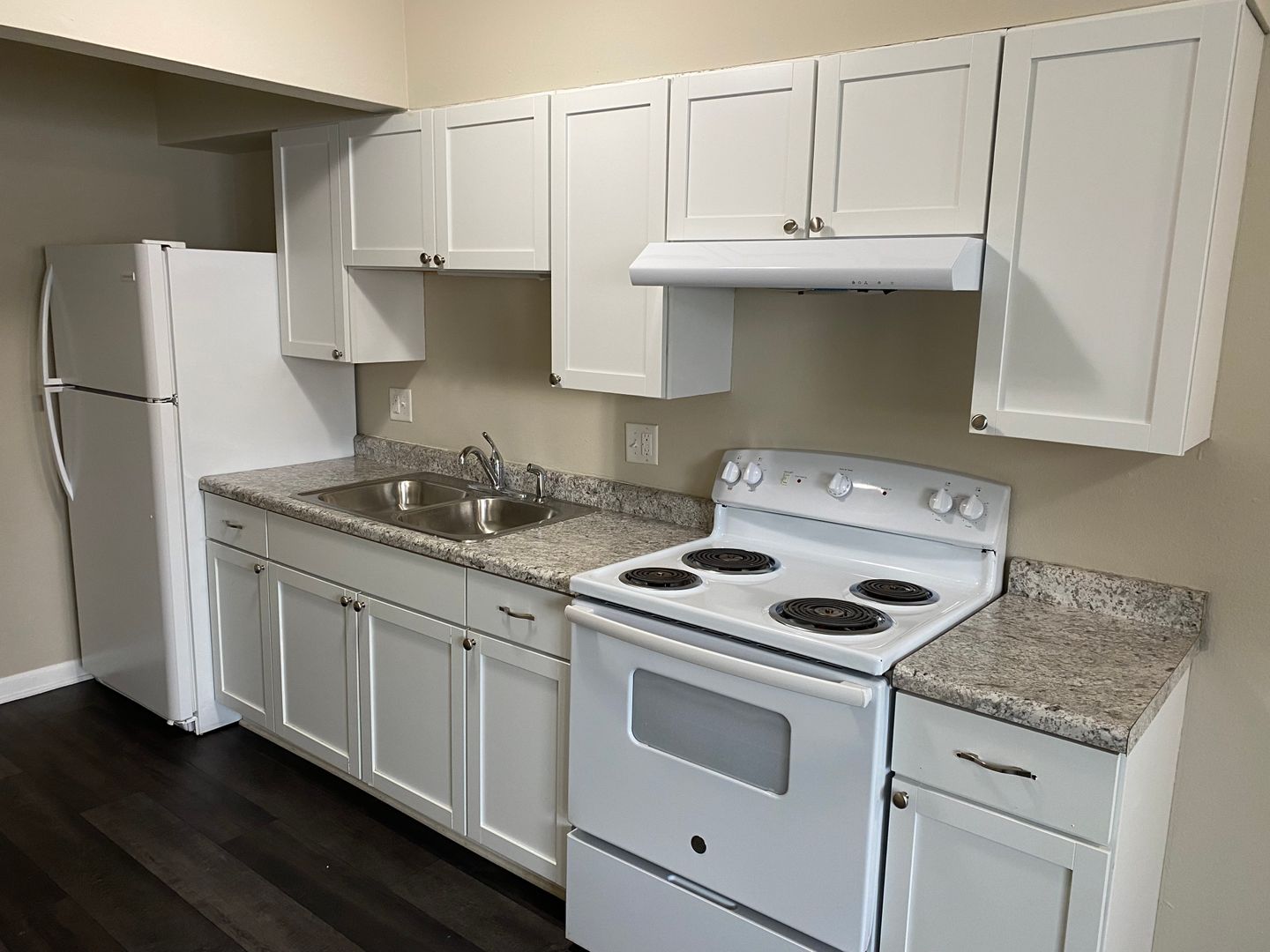 Des Moines Apartment: 900 Elder Lane