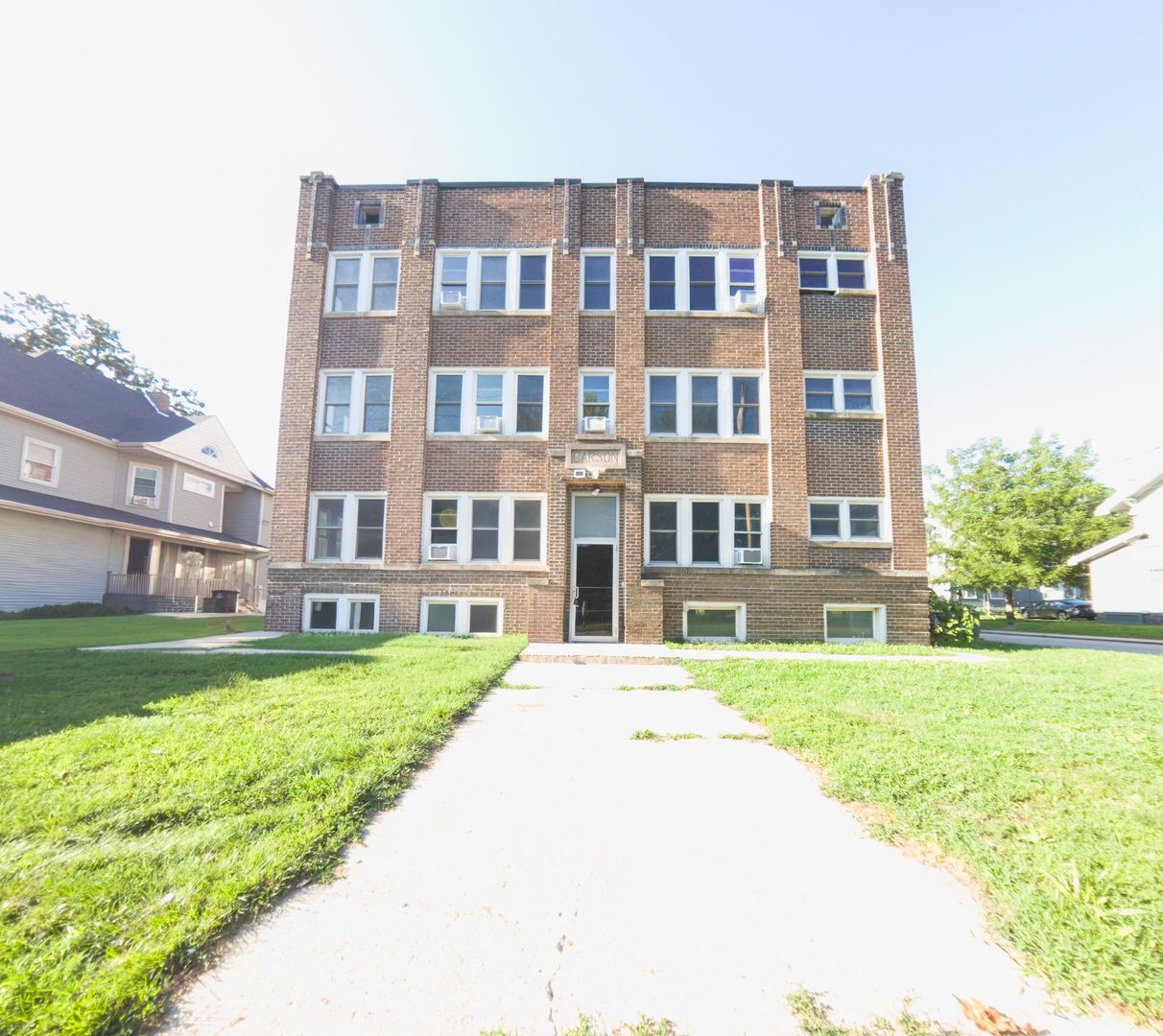 Des Moines Apartment: 2901 Cottage Grove Ave