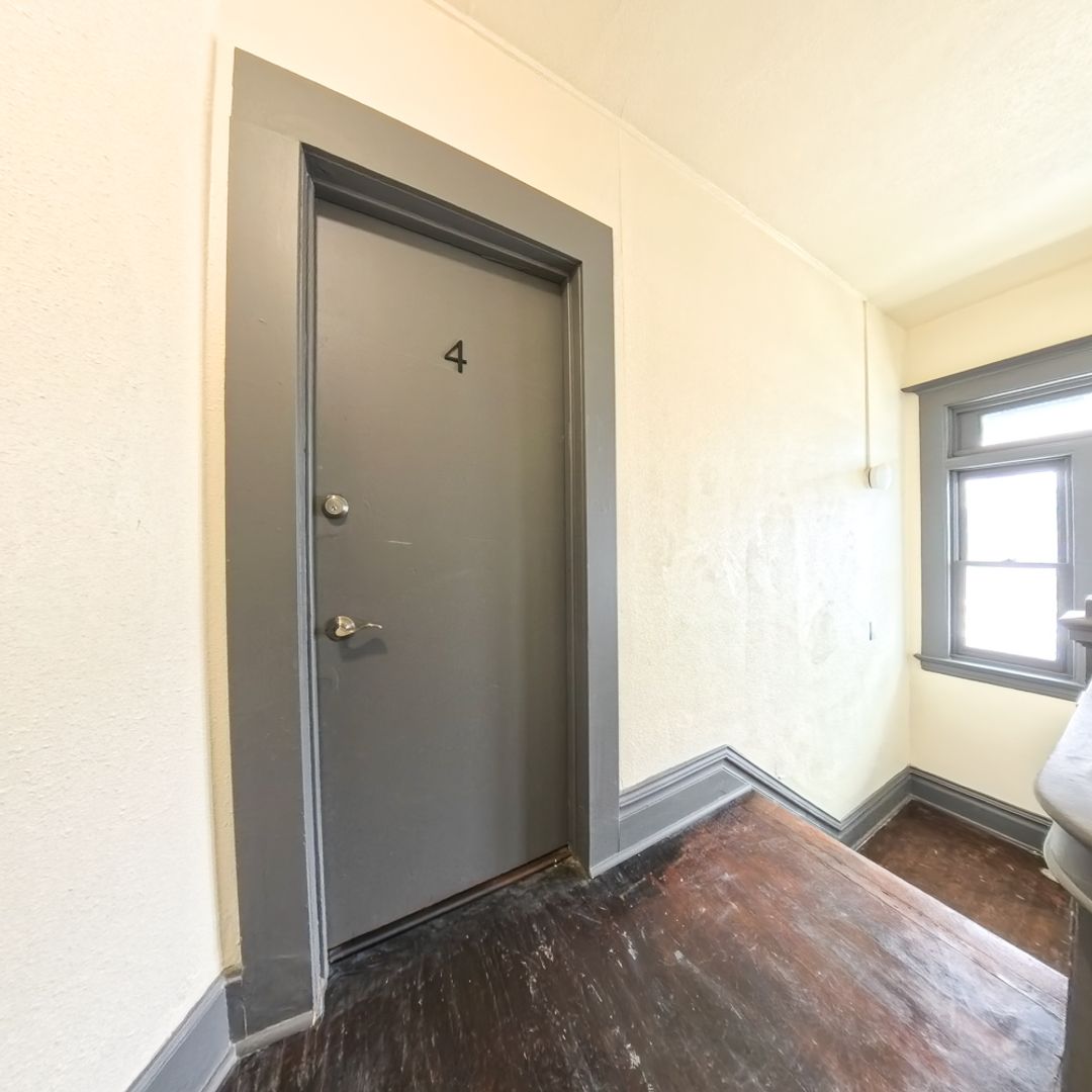 Marshalltown Apartment: 511 W State St