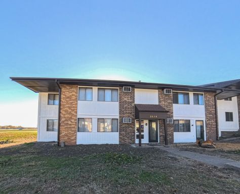 2 Bedroom, 1 Bath Apartment