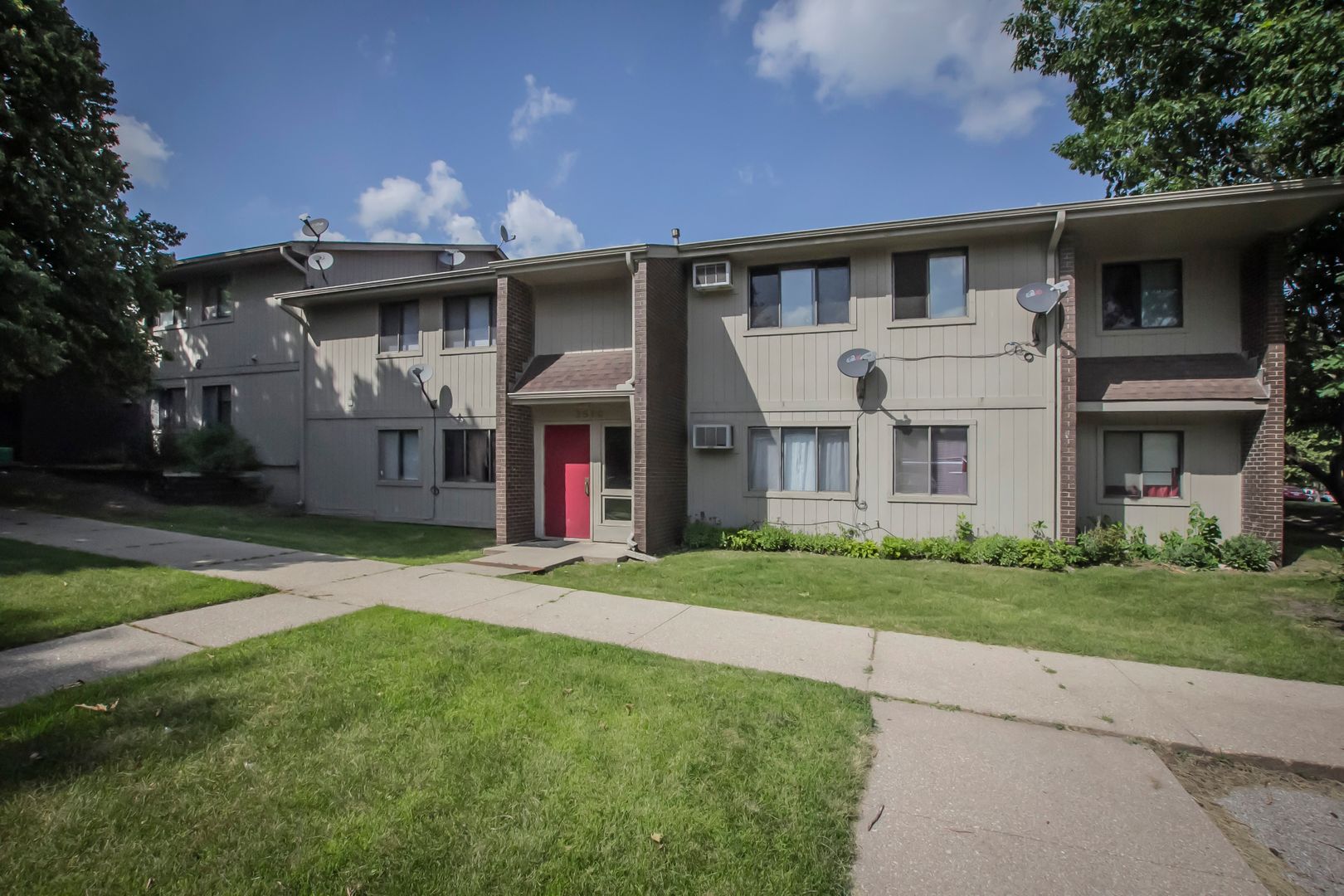 Perry Apartment: 2516 Perry Park Ave