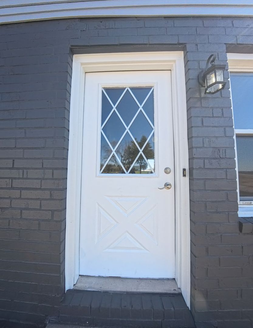 Perry Apartment: 424 16th St