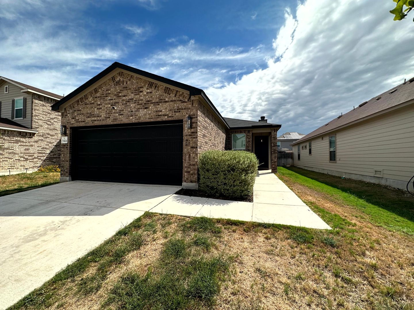 San Antonio House: 7968 Broussard