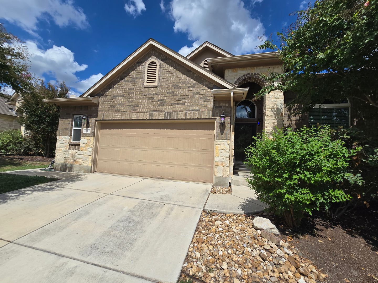 San Antonio House: 12111 Coxs Alley