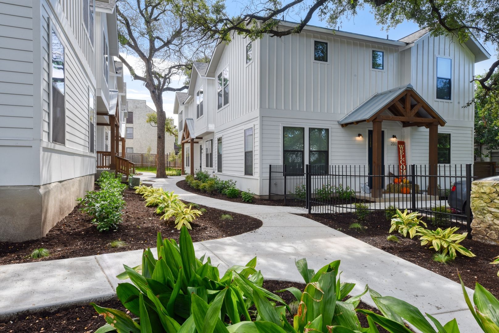 San Antonio Apartment: 200 Melrose Place