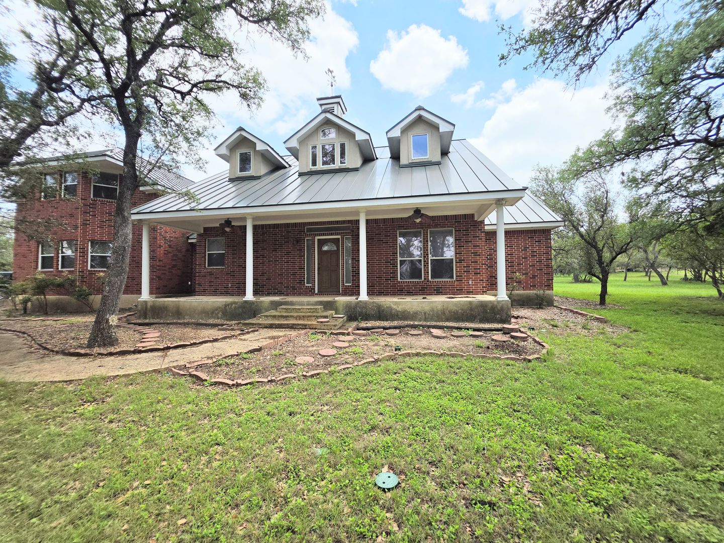 Spring Branch House: 424 Lantana Mesa