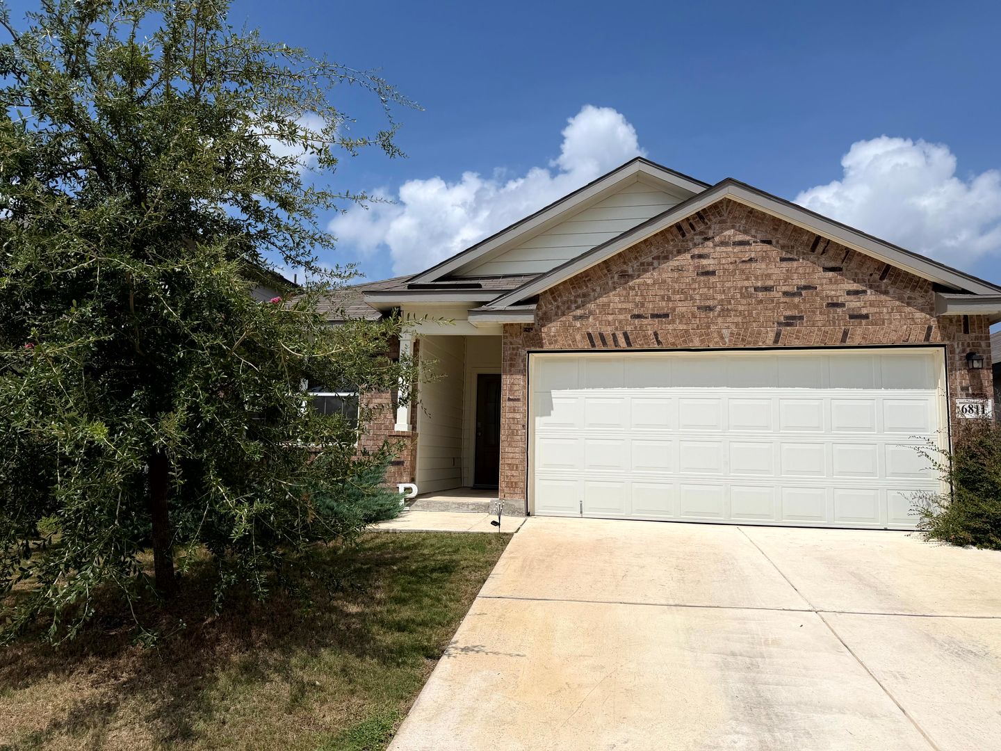San Antonio House: 6811 Whisper Grove