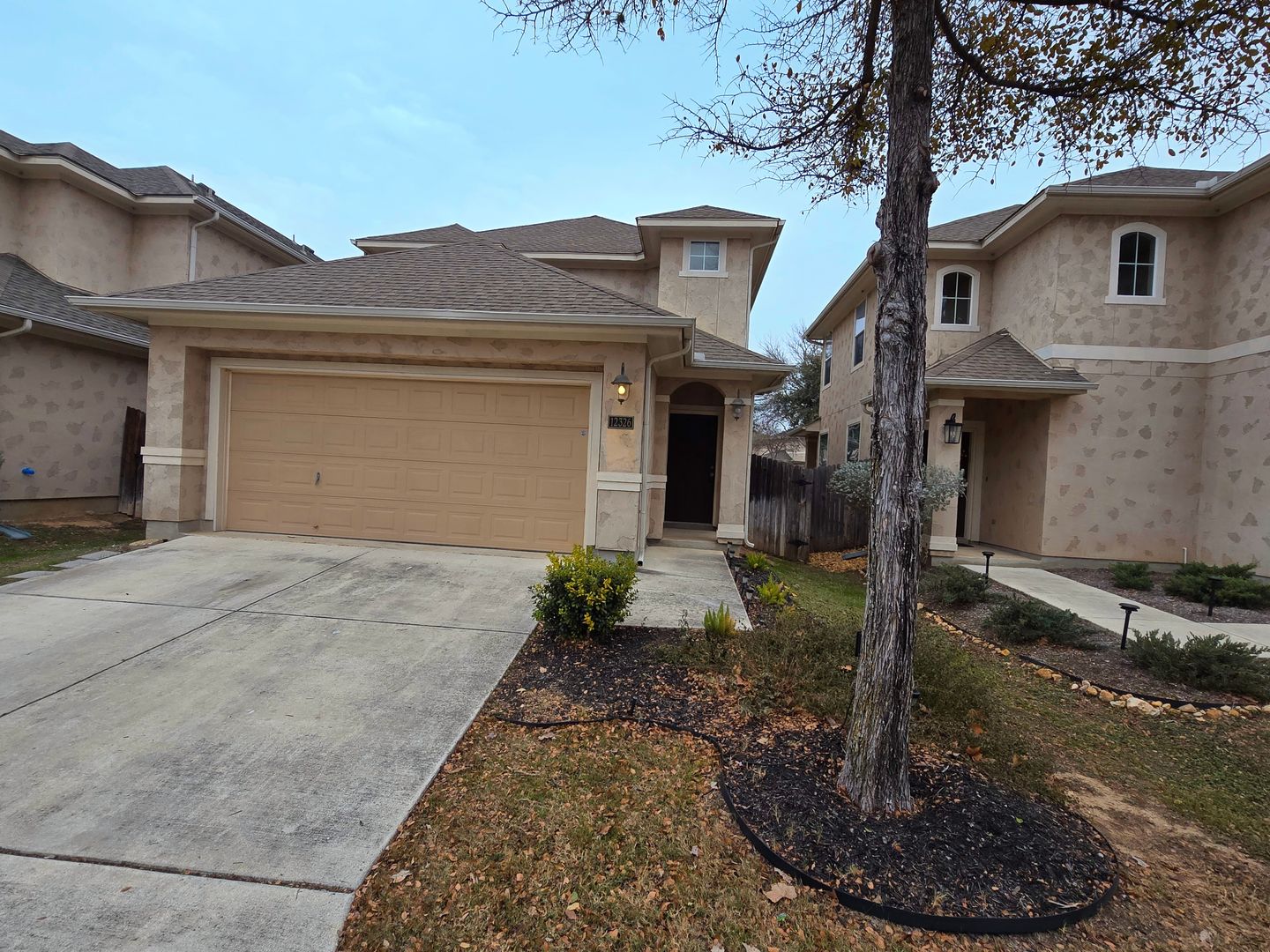 San Antonio House: 12326 Abbey Garden