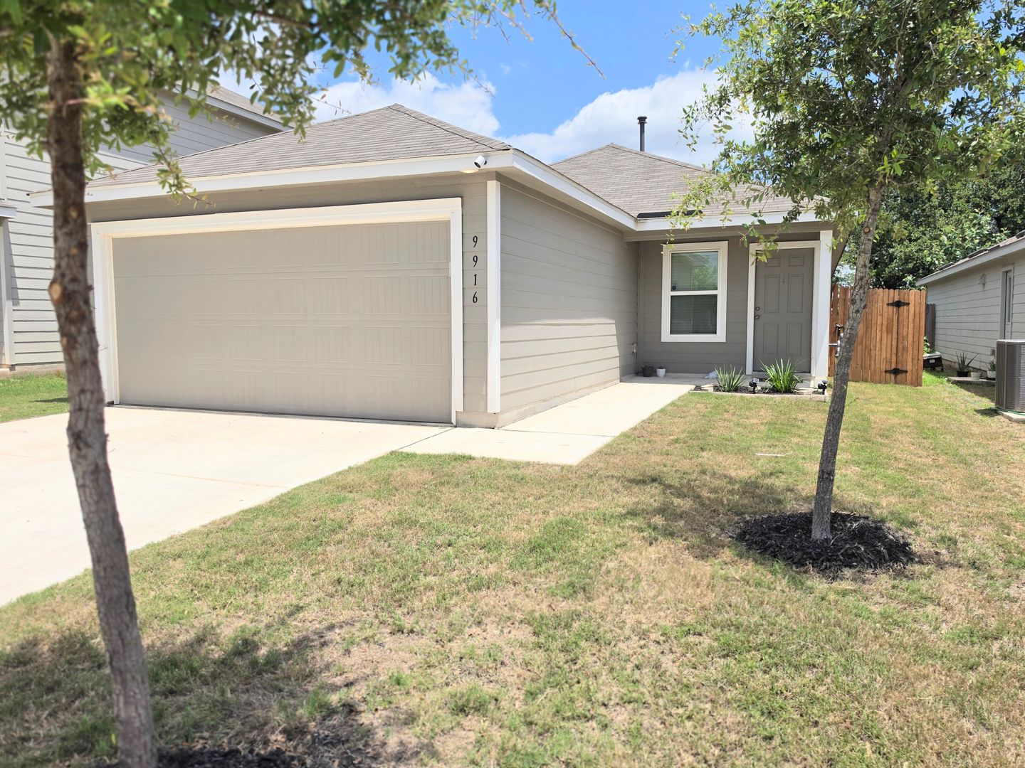 San Antonio House: 9916 Leeds Wheel